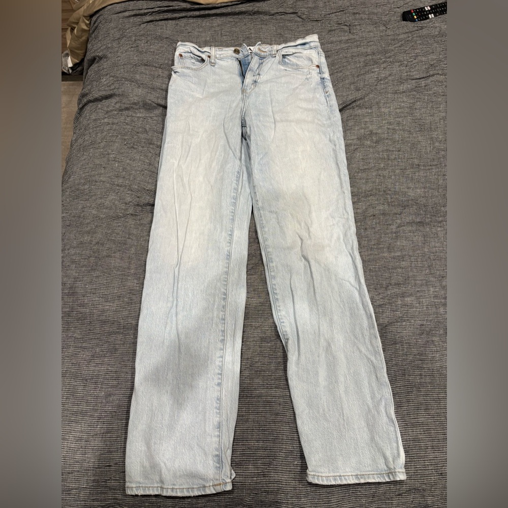 Women's Light Blue Straight-Leg Jeans - Classic Everyday Style